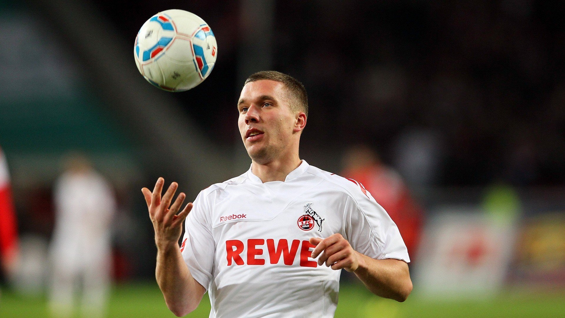 包含NBA季后赛转会风云:巴塞罗那盯上锋线强援,维尼修斯或成交易筹码的词条